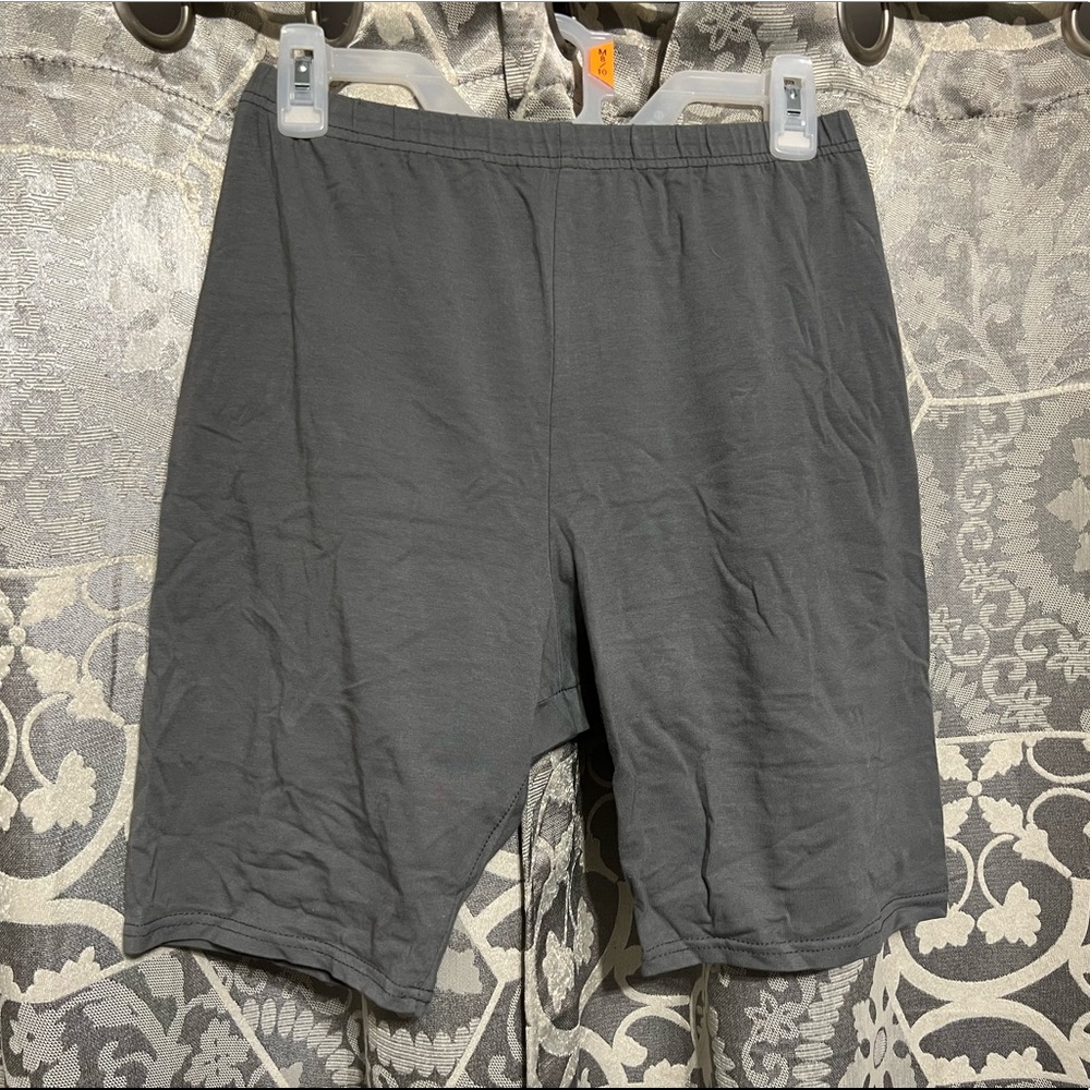 Pretty Little Thing biker short